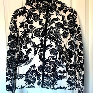Lululemon scuba black & white paisley (size 8)